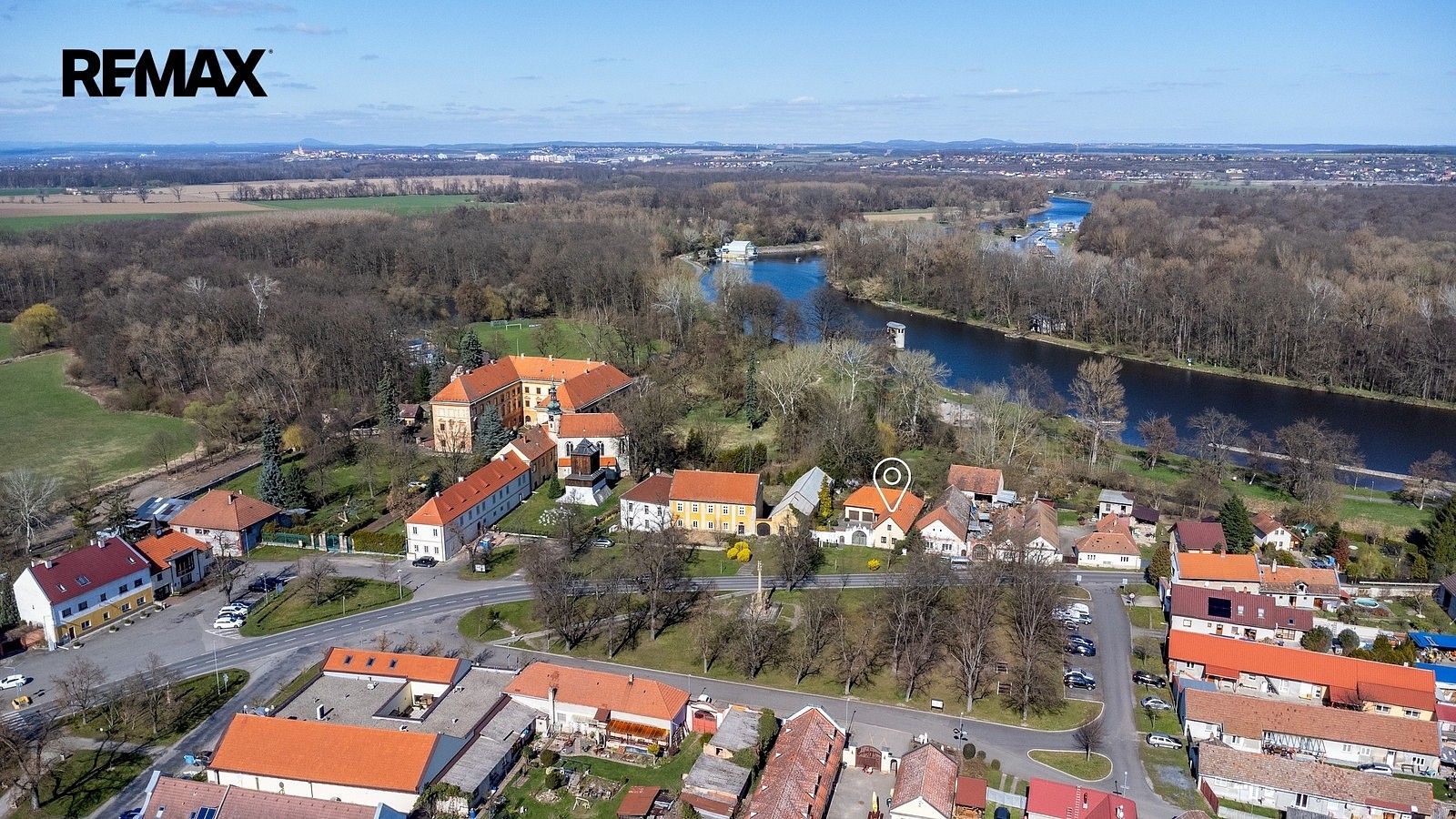 Rodinné domy, Obříství, okres Mělník, Středočeský kraj, 299 m² - 1