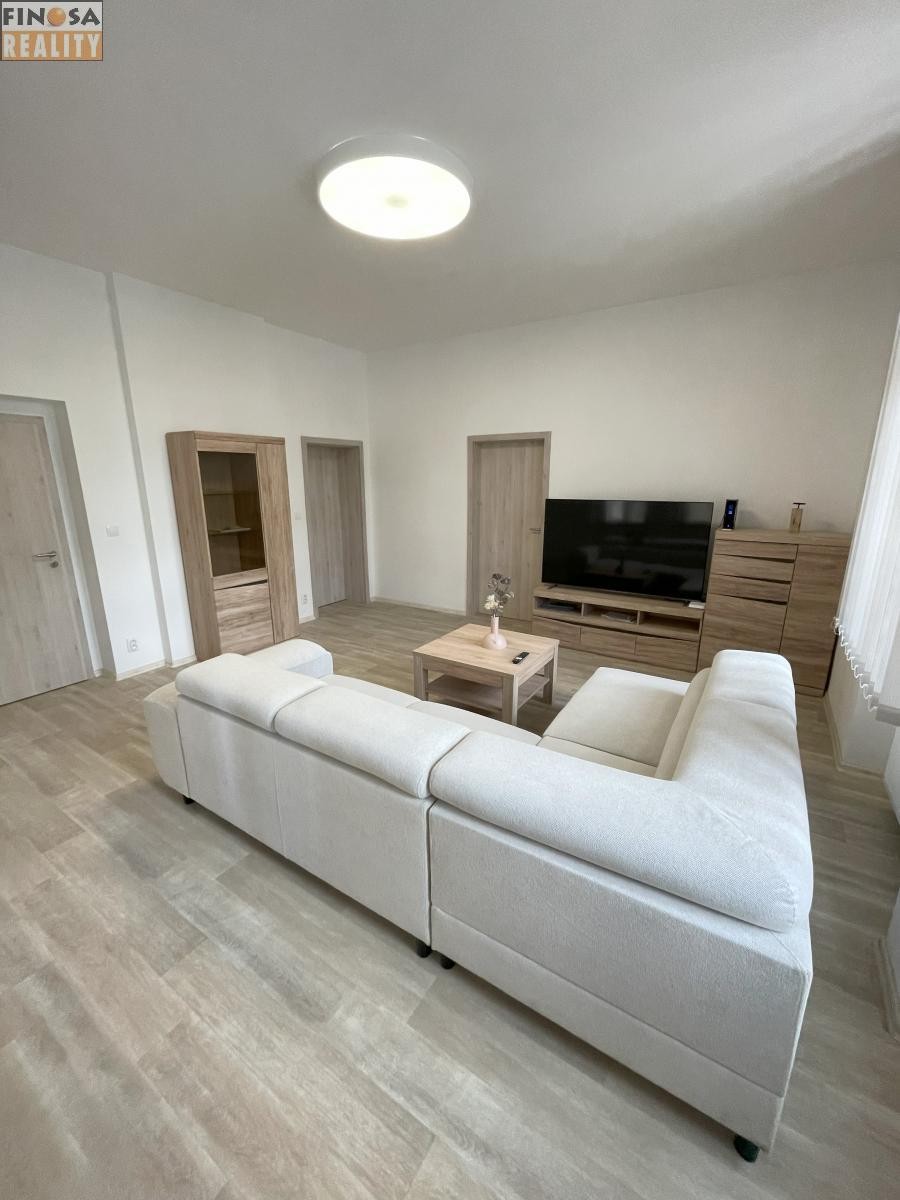 Pronájem byt 3+1 - Nerudovo náměstí, Žatec, 89 m² - 5