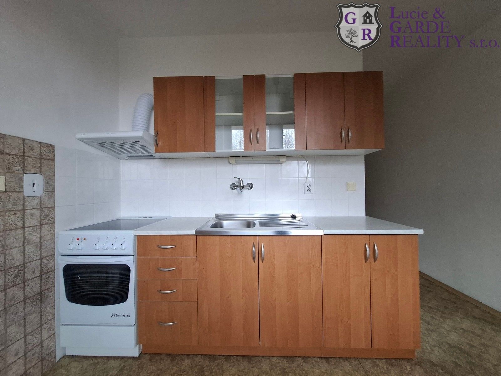 1+1, Vysoký Chlumec, 33 m²