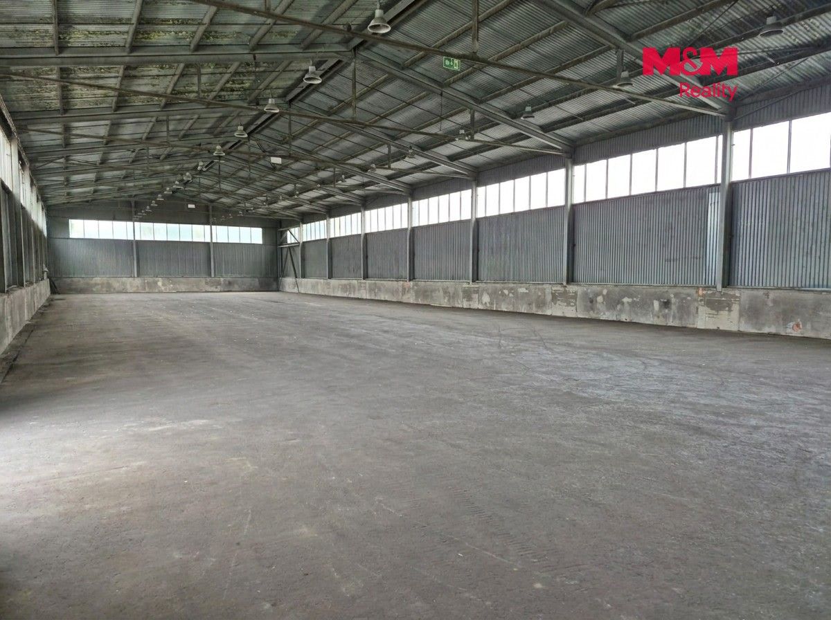 Sklady, Osík, 940 m² - 2
