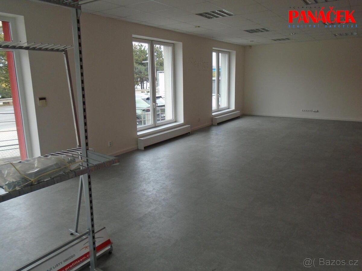 Pronájem obchodní prostory - Zlín, 763 02 - 2