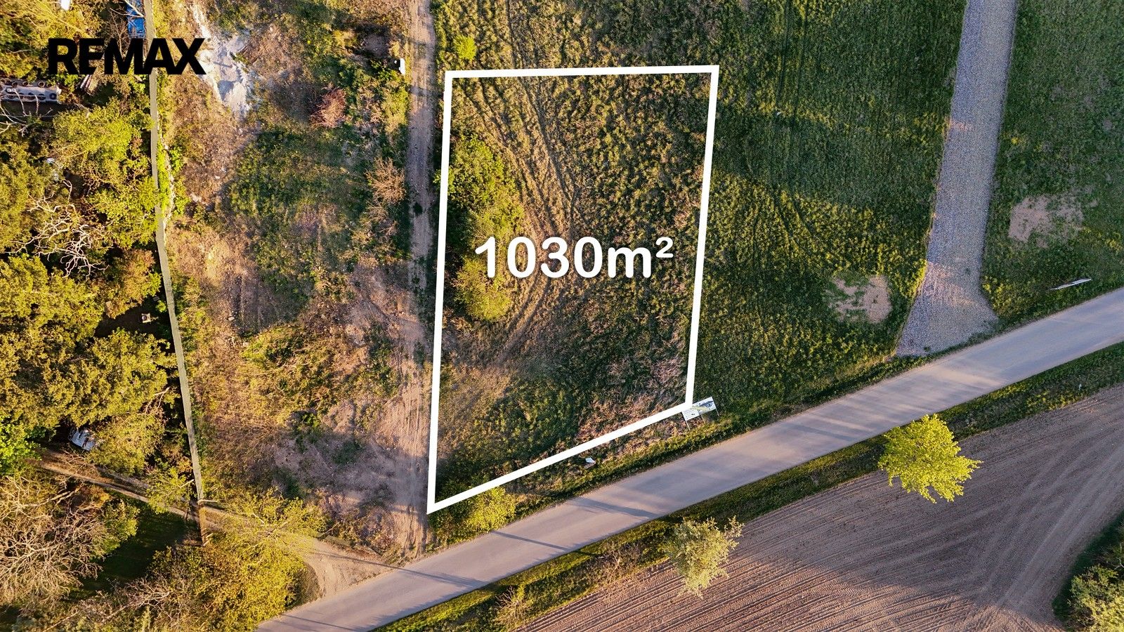 Pozemek pro bydlení · 1 030 m² · Milešov - 4