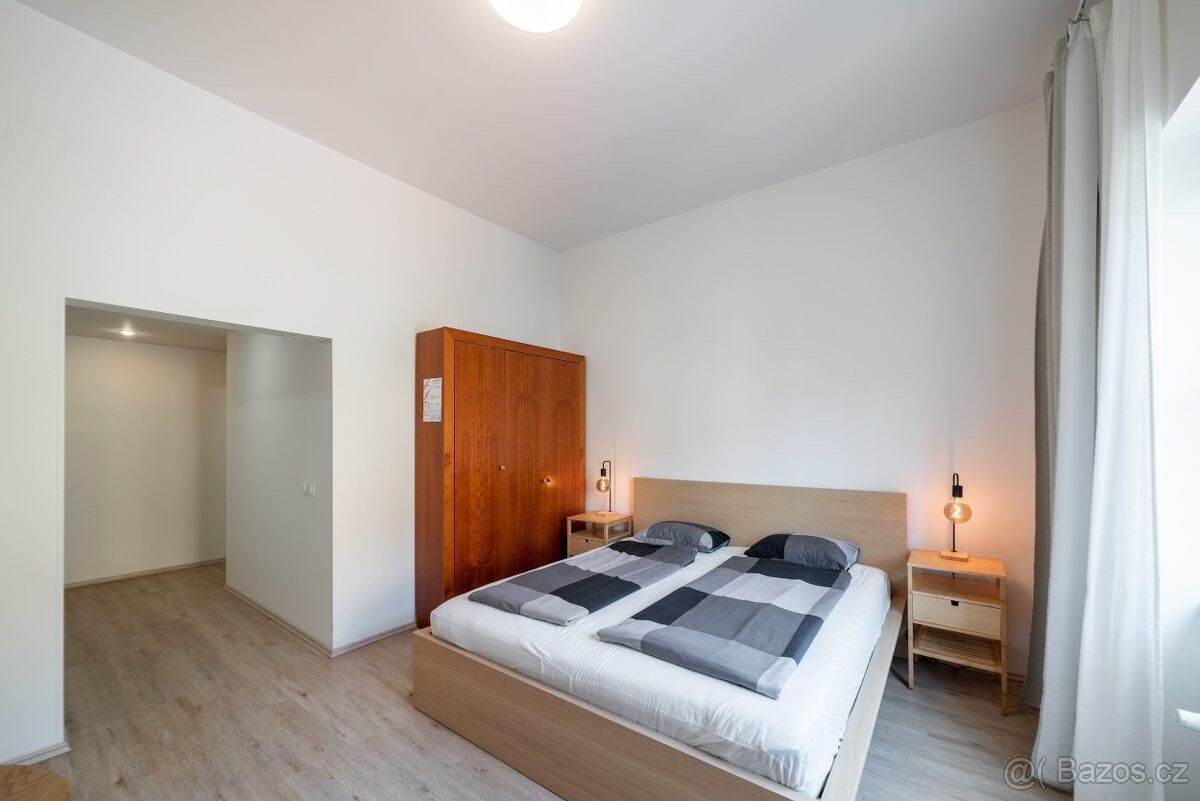 Pronájem byt - Praha, 120 00