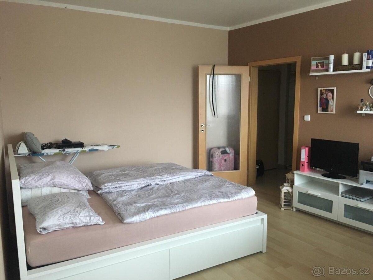 Pronájem byt 1+kk - Praha, 198 00, 33 m²