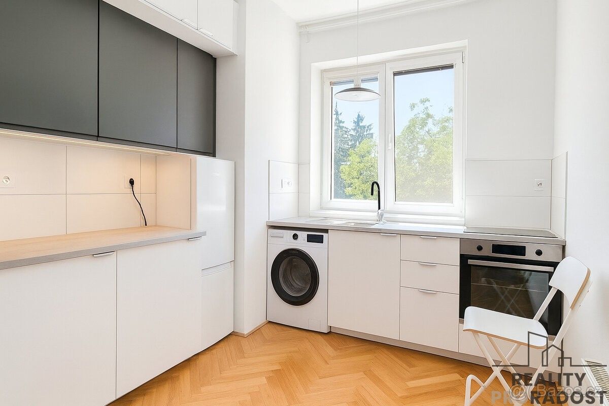 Byty, Hodonín, 695 01