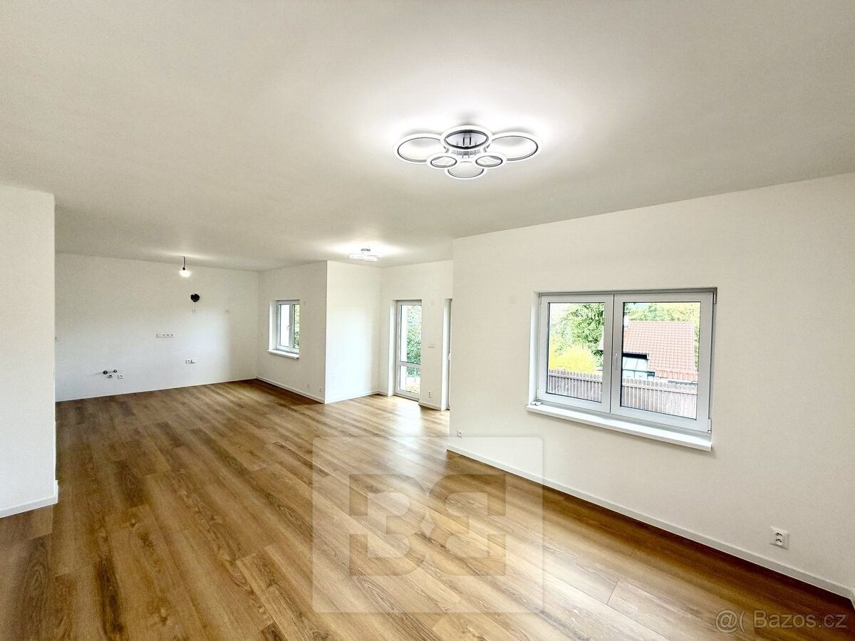 Prodej rodinný dům - Mukařov, 251 62