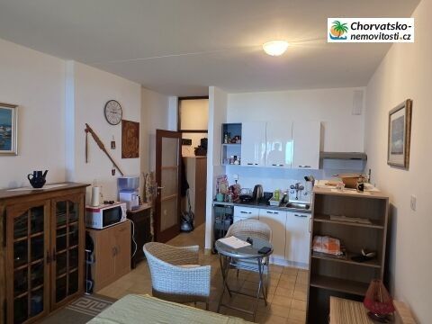 Byty, 987 66, Zahraničí