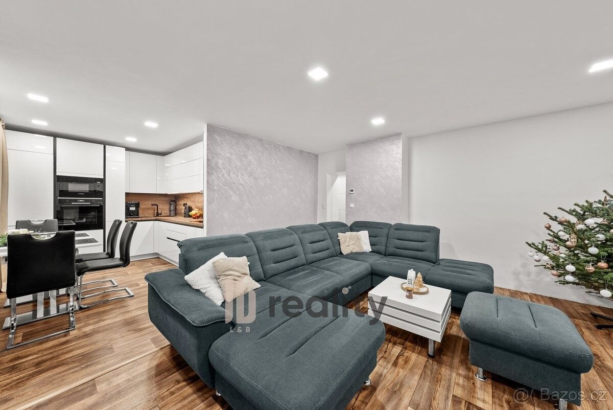 Prodej byt - Drnholec, 691 83