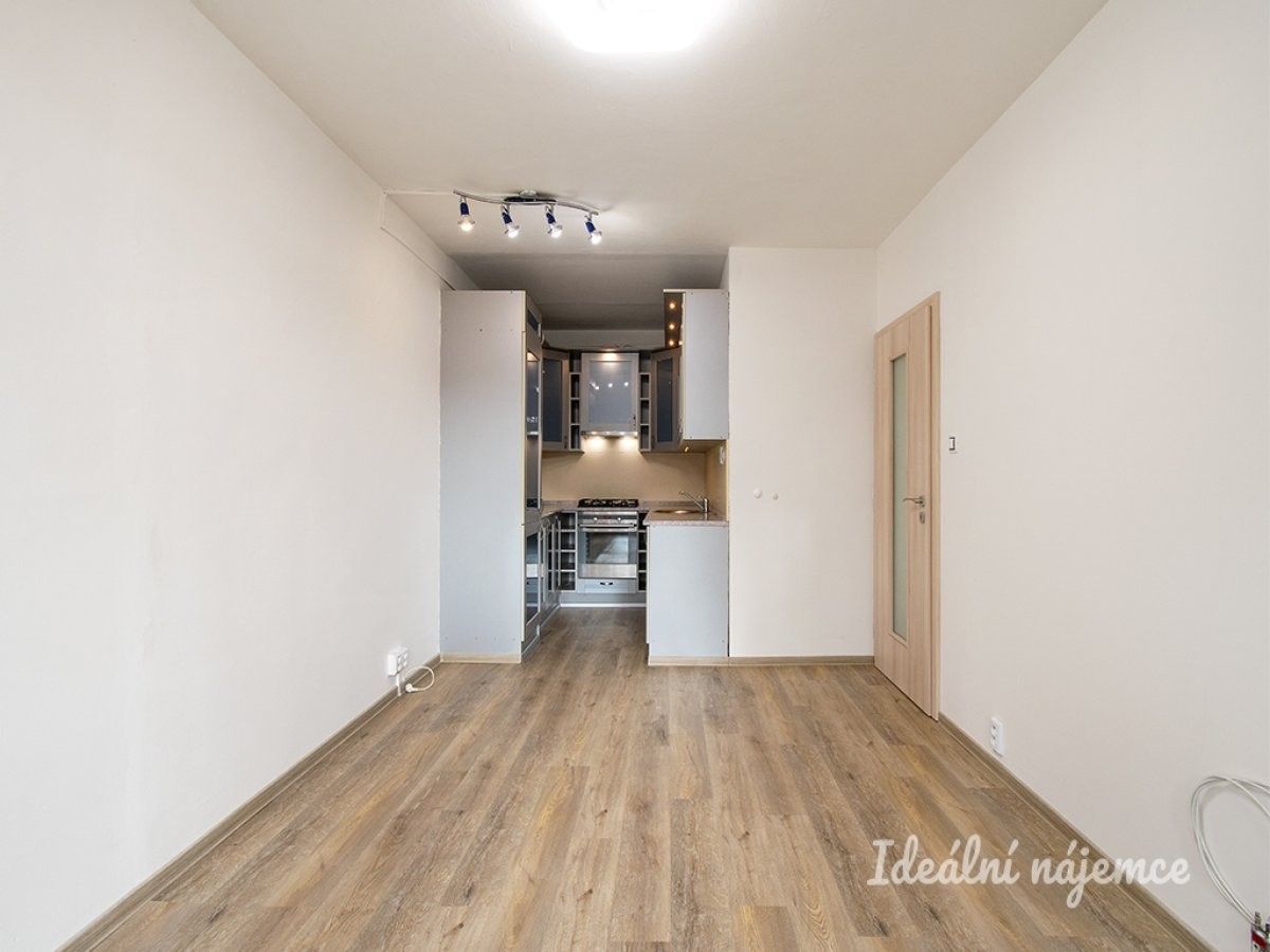 2+kk, Novoborská, Praha, 39 m² - 2