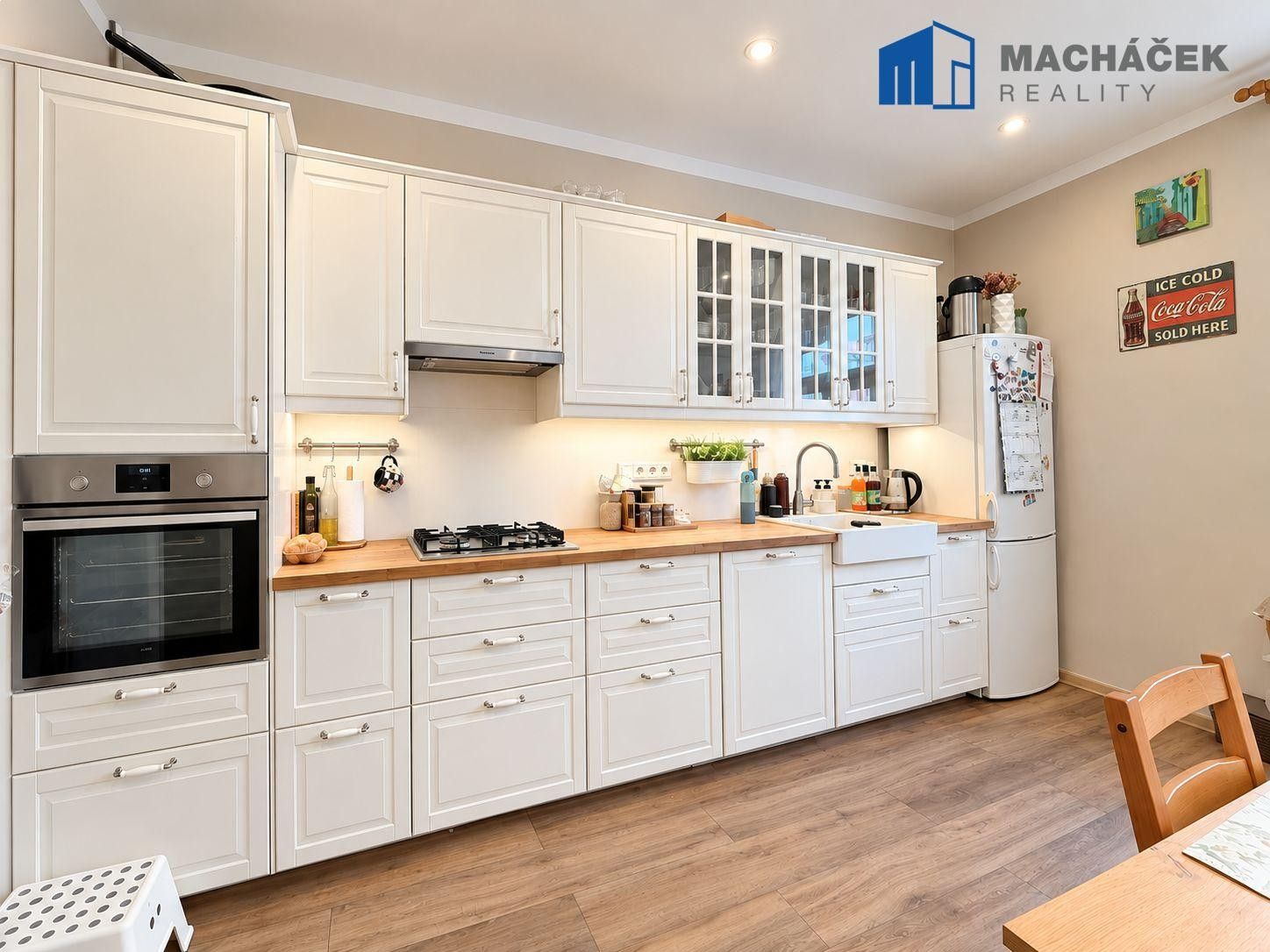 Prodej byt 3+1 - Metelkovo náměstí, Teplice Trnovany, 101 m² - 2