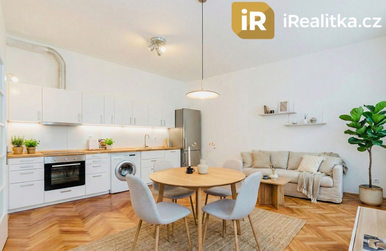 2+kk, Nerudova, Hradec Králové, 50 m²