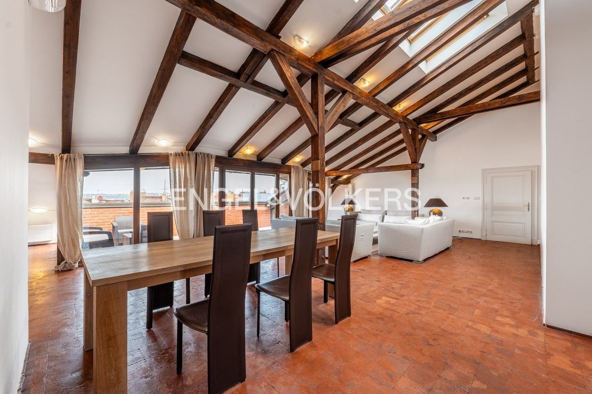 Byty, Ibsenova, Praha, 304 m²