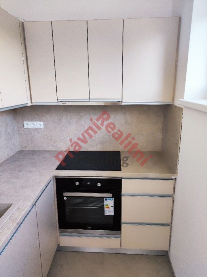 Pronájem byt 1+kk - Na Bukovině, Pardubice, 33 m²