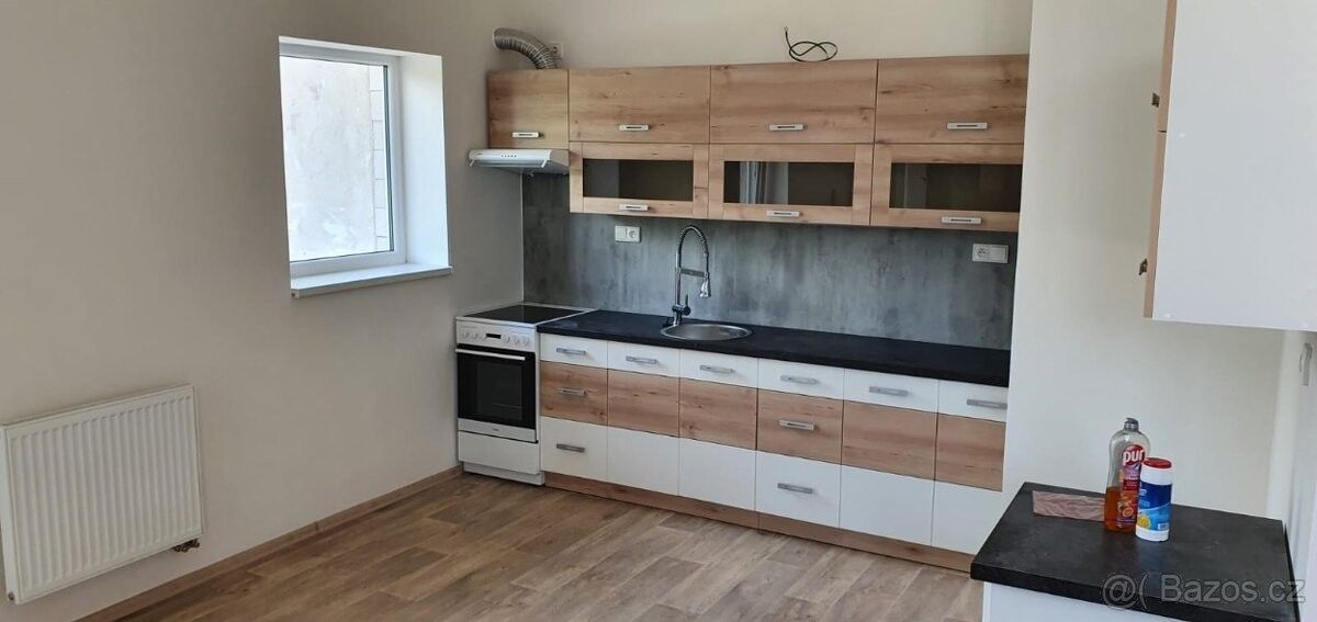 Pronájem byt - Červený Kostelec, 549 41