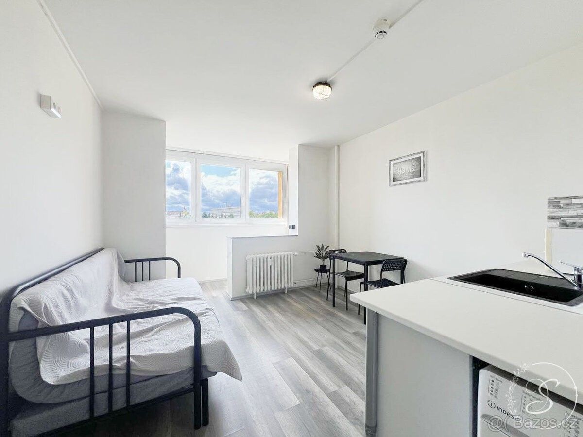 Pronájem byt - Praha, 180 00