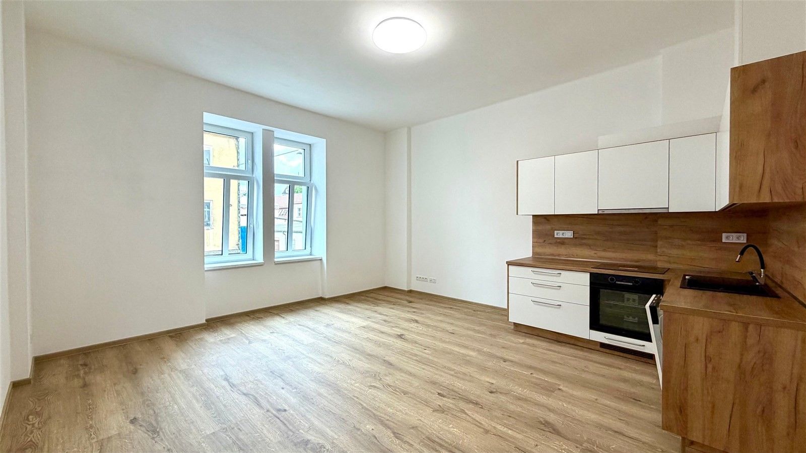 2+kk, Evropská 1046, Cheb, 64 m²