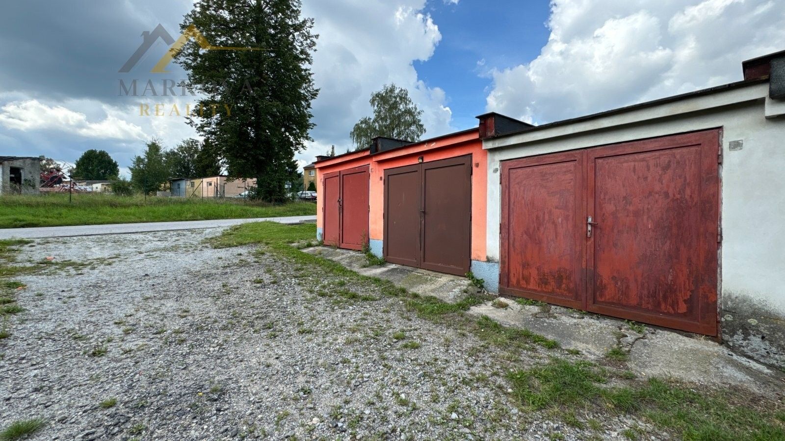 Garáže, Slavče, 18 m² - 2