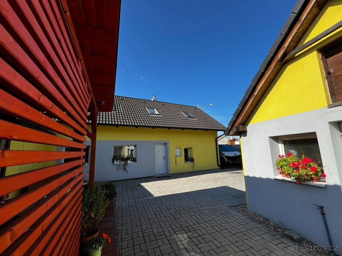 Prodej rodinný dům - Tišice, 277 15