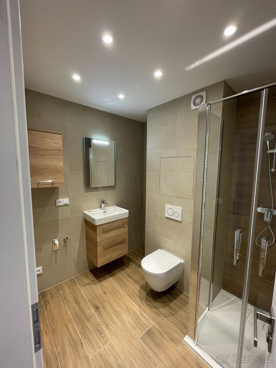 Pronájem byt - Praha, 190 00