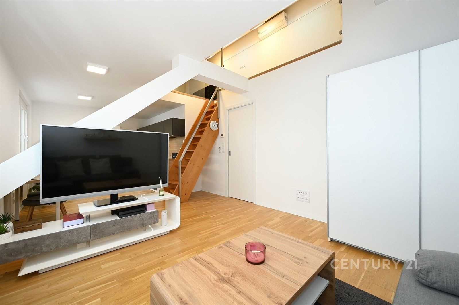 1+kk, Viklefova 1723, Praha, 50 m²