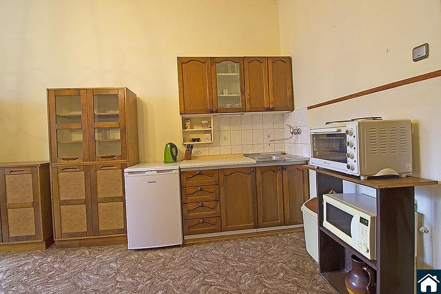 Pronájem byt 1+kk - U hranic, Praha, 27 m²