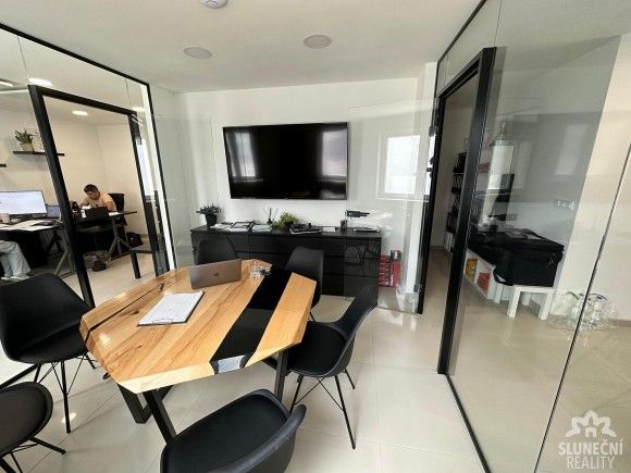 Kanceláře, Uherské Hradiště, 686 01