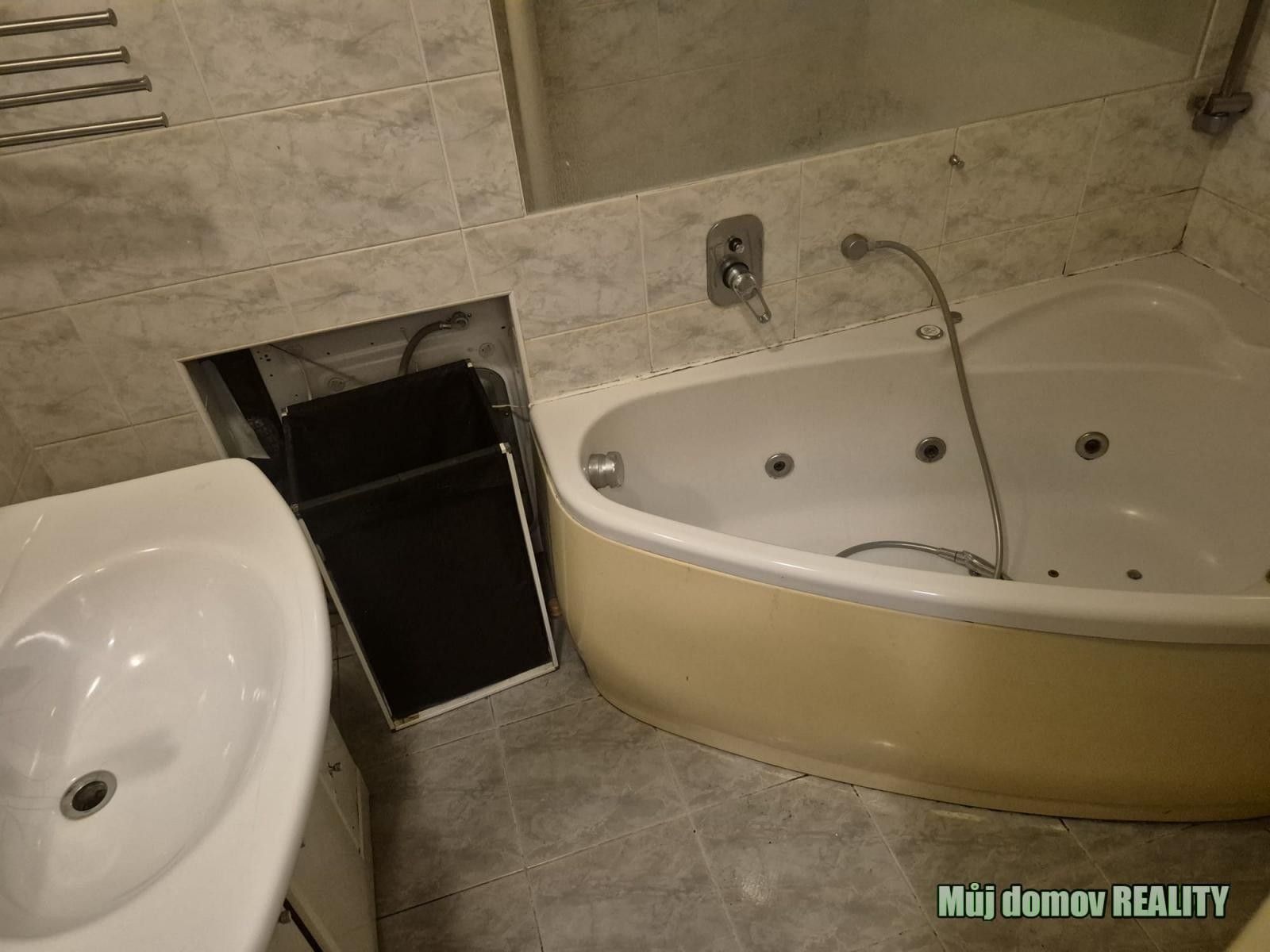 Byt 2+kk · 75 m² · Kubánské náměstí, Praha - 4