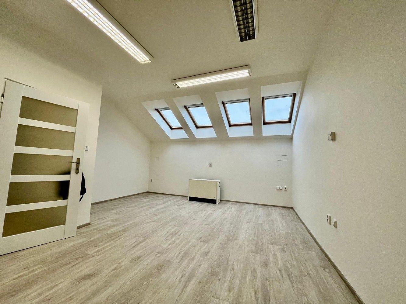 Pronájem kancelář - Praha - Nové Město, Hlavní město Praha, 75 m² - 5