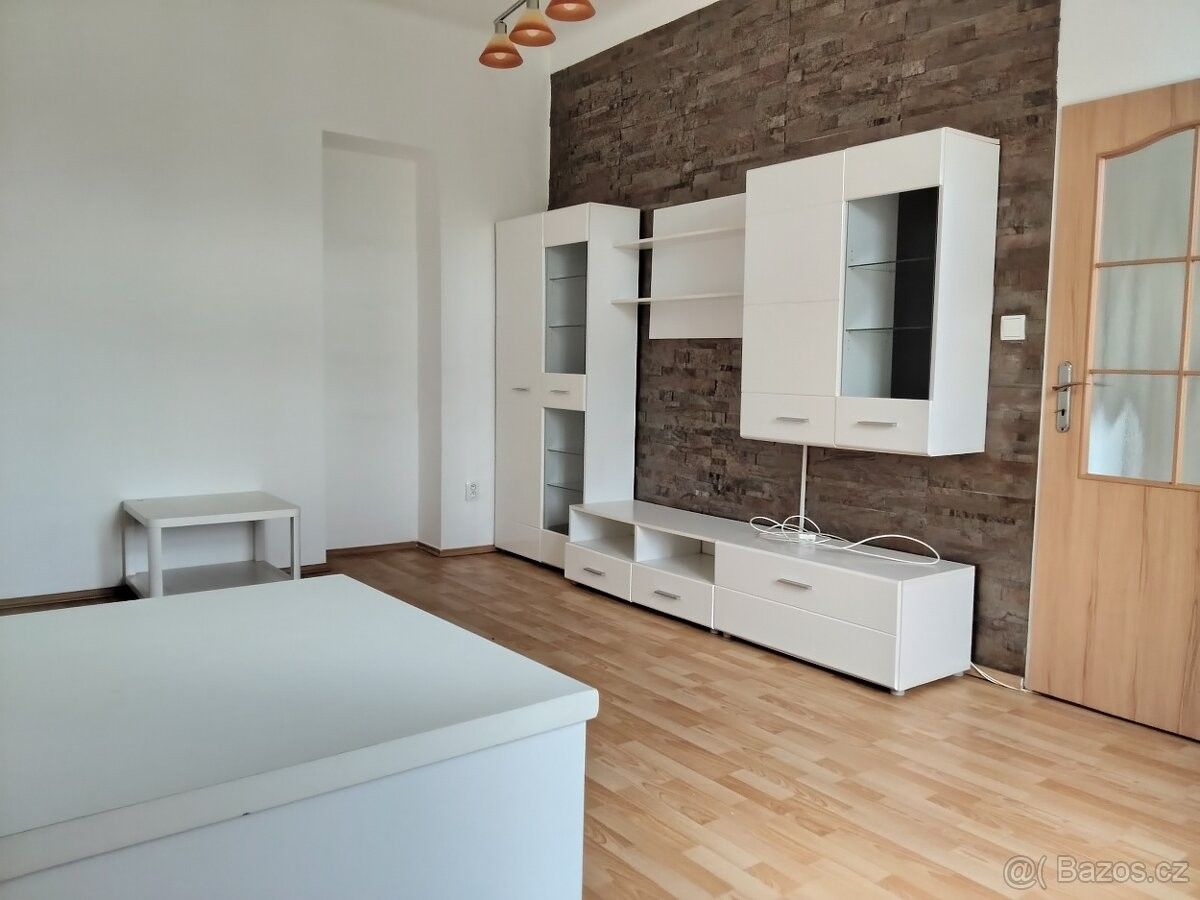 Pronájem byt 1+1 - Praha, 160 00, 42 m²