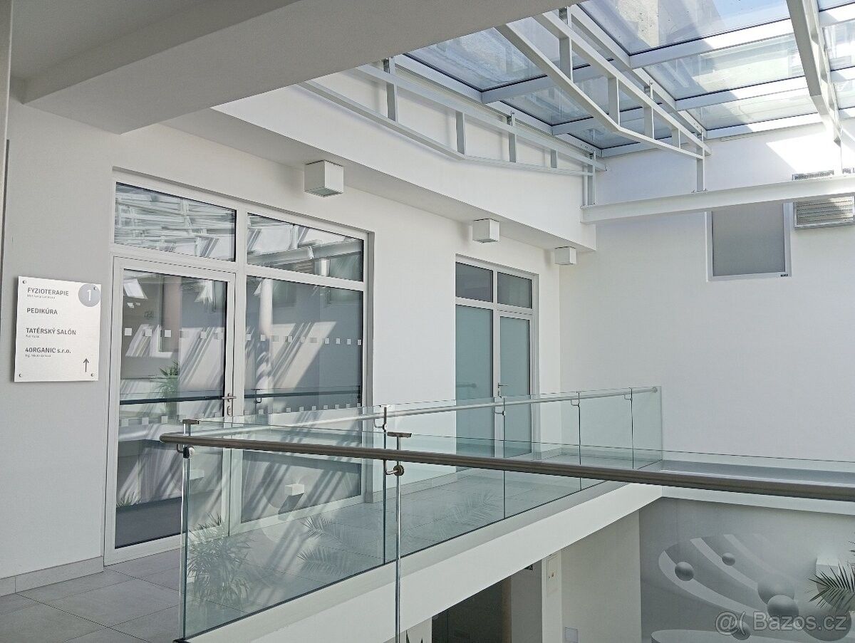 Pronájem kancelář - Uherský Brod, 688 01