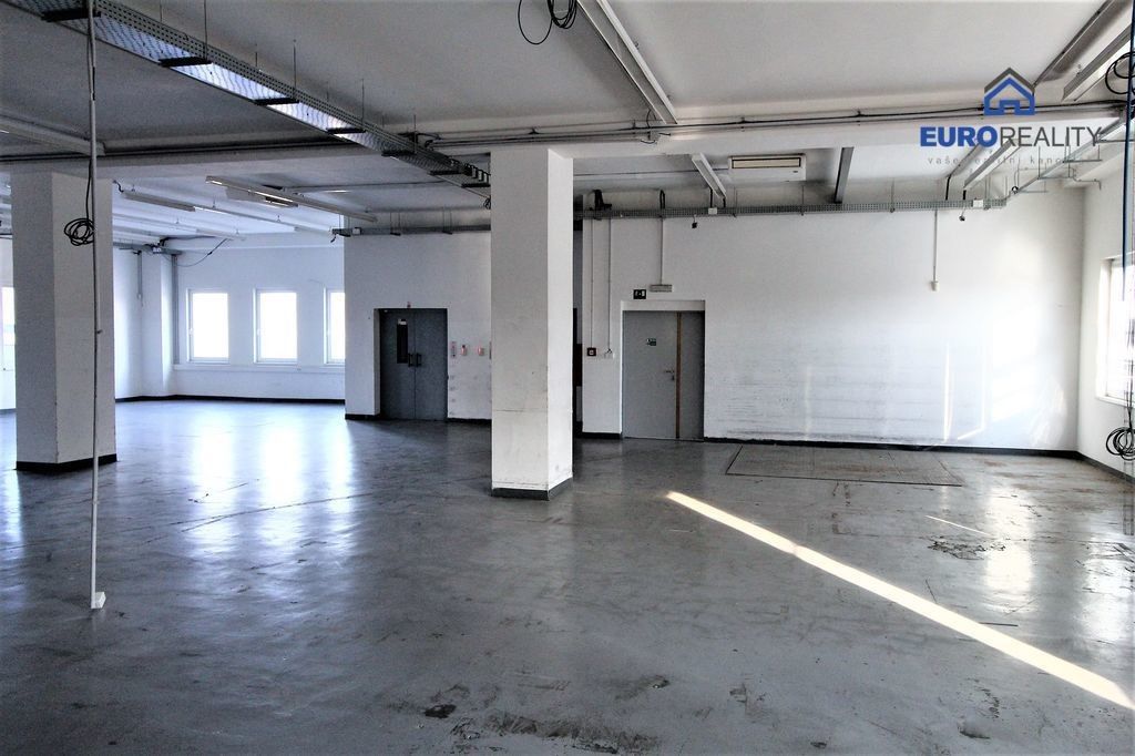 Pronájem výrobní prostory - Sedláčkova, Česká Lípa, 8 250 m²