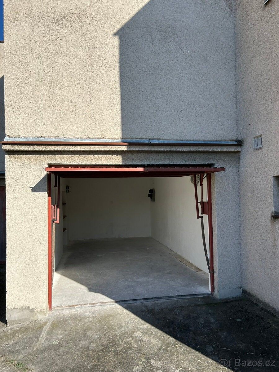 Garáže, Kolín, 280 02