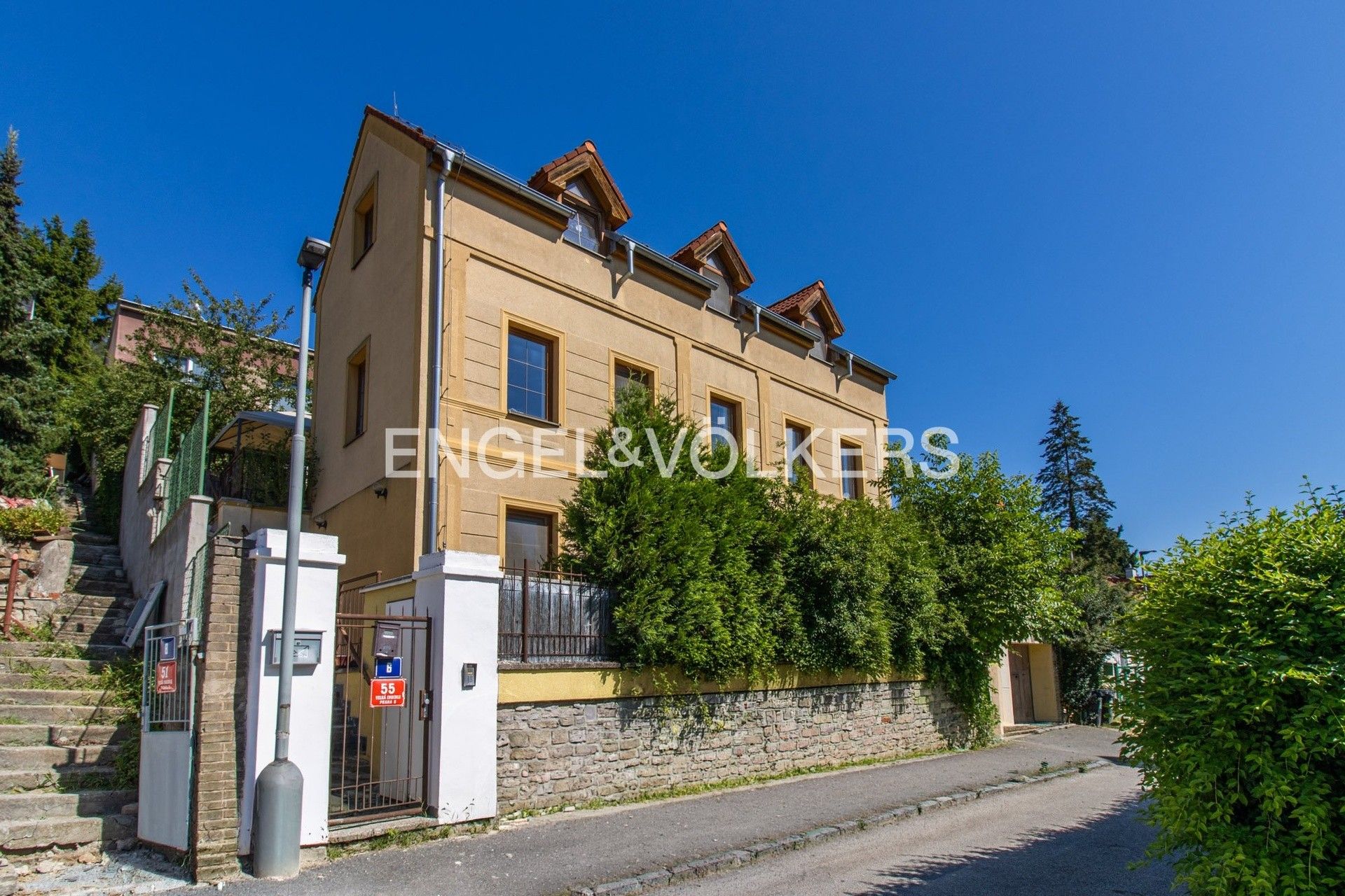 Rodinné domy, Na Mrázovce 55, Praha Velká Chuchle, 278 m² - 1