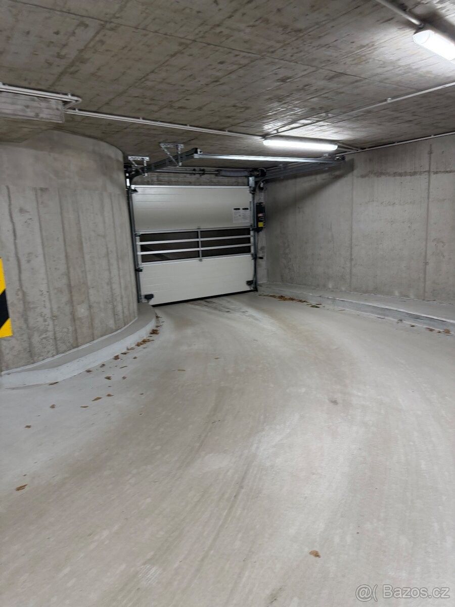 Pronájem garáž - Praha, 198 00