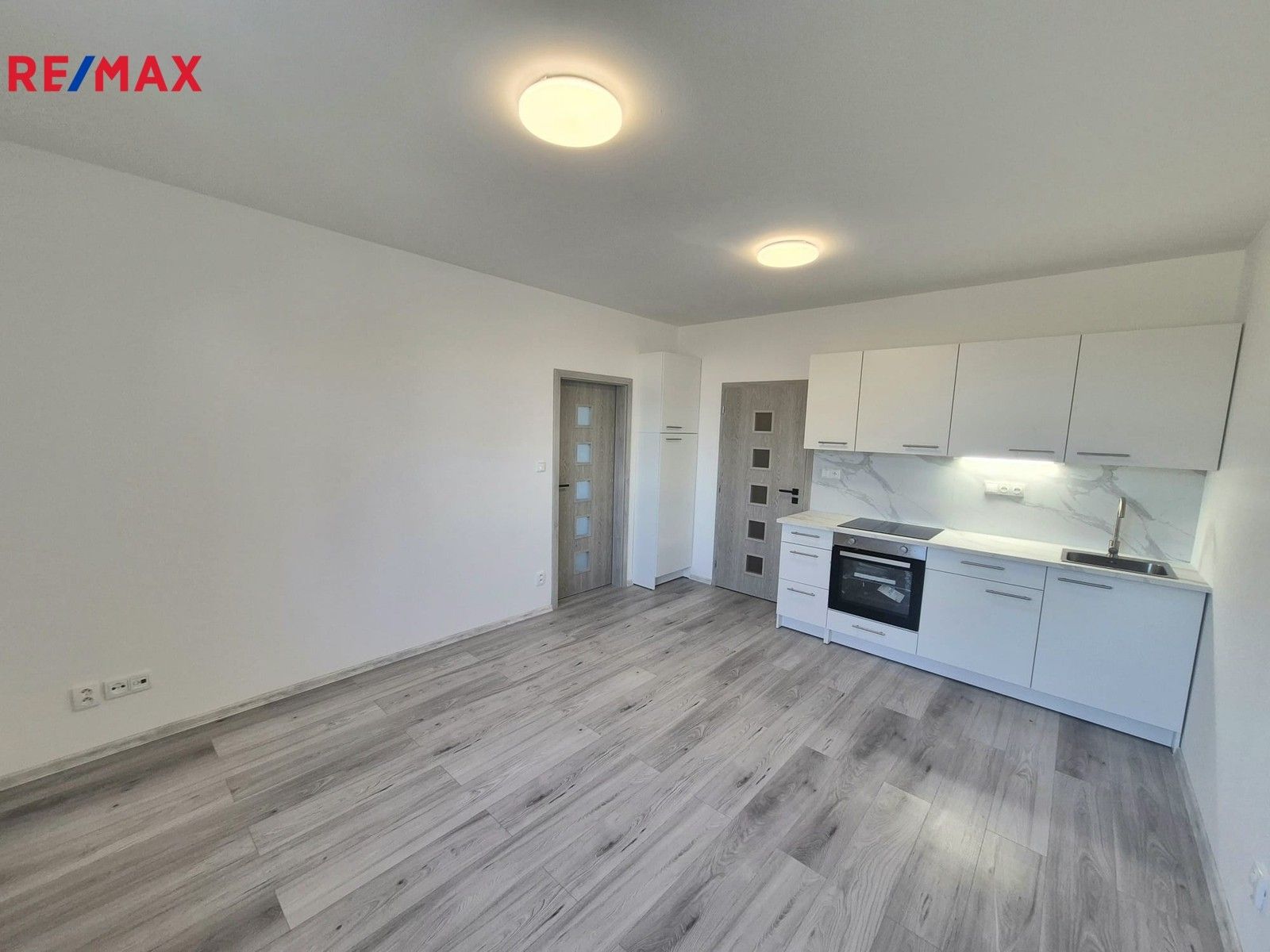 Pronájem byt 2+kk - Slepá, Milovice, 51 m²