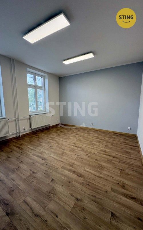 Pronájem kancelář - Fügnerova, Valašské Meziříčí, 31 m² - 2