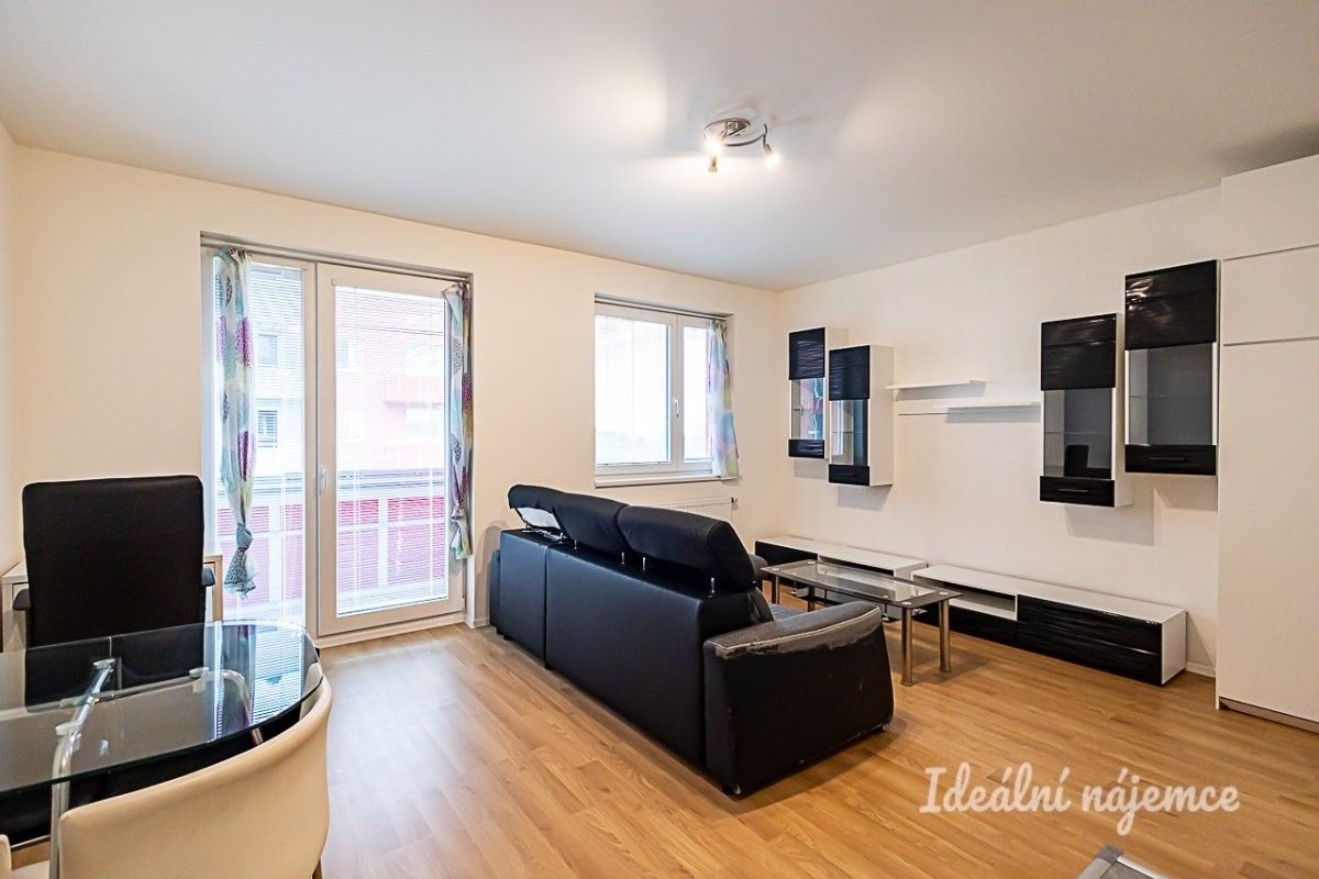 Byt 2+kk · 47 m² · Budovatelská, Praha - 4
