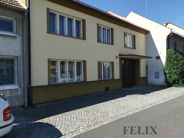 Prodej rodinný dům - Lípy, Slatinice, 296 m²