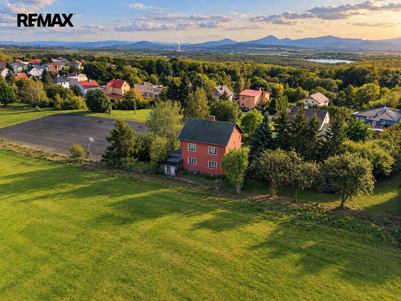 Rodinné domy, Hrob, okres Teplice, Ústecký kraj, 160 m² - 2