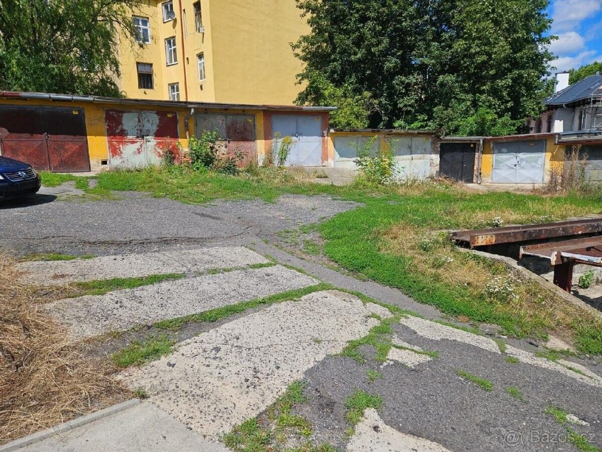 Garáže, Děčín, 405 02