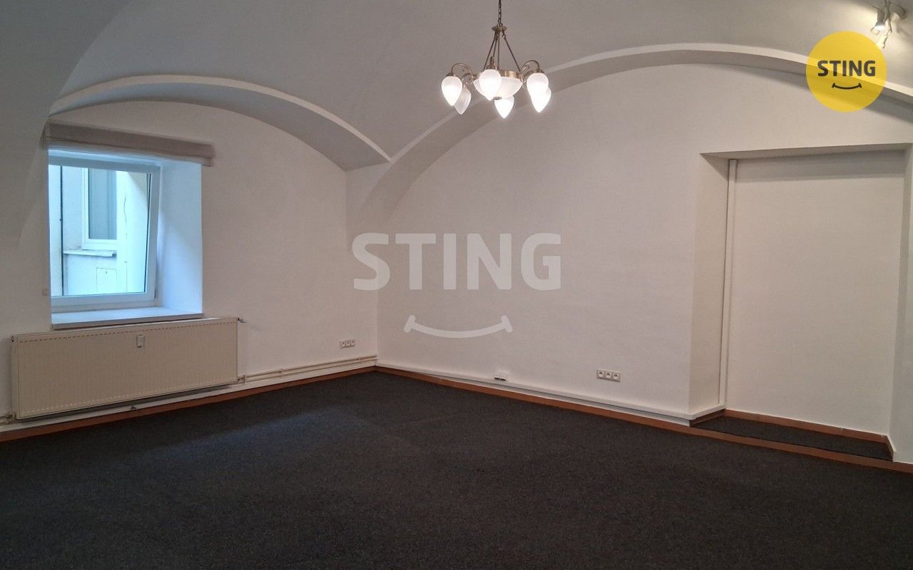 Obchodní prostory, nám. Republiky, Žďár nad Sázavou, 58 m² - 2