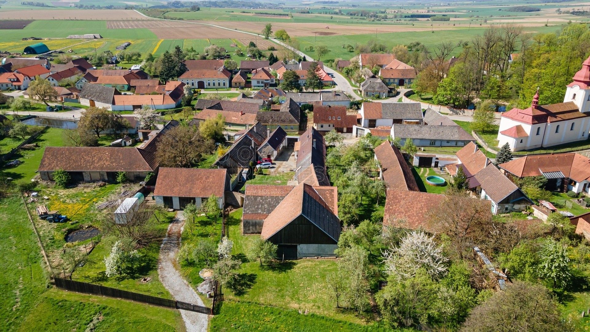 Rodinné domy, Krasonice, 350 m² - 1