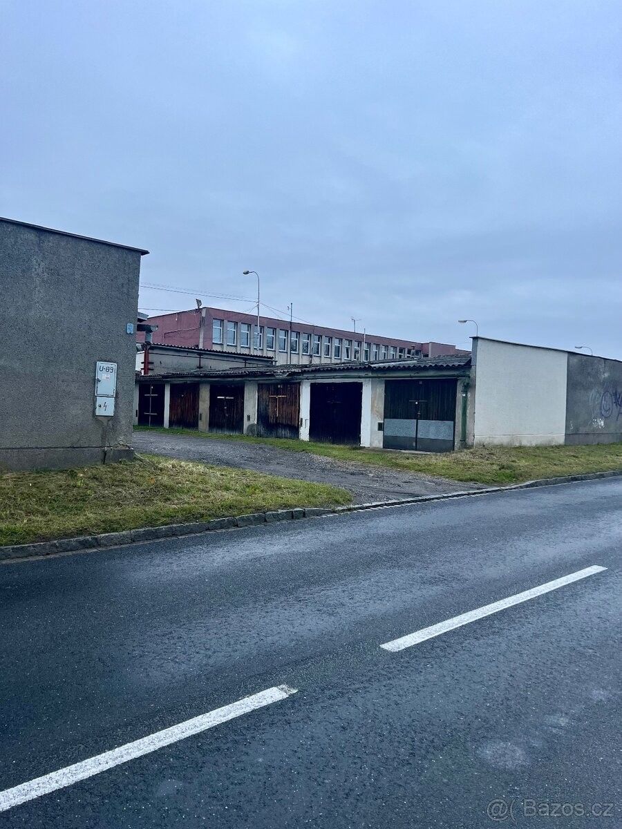 Garáže, Ostrava, 708 00