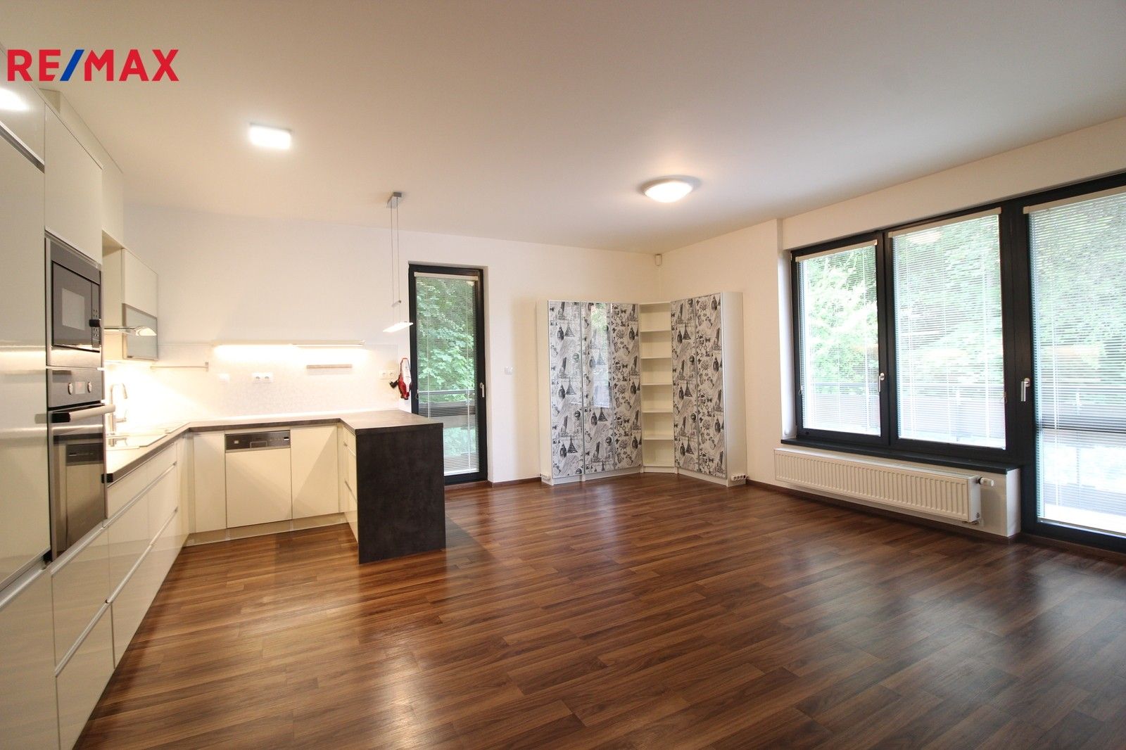 2+kk, V mezihoří 2448, Praha, 63 m²