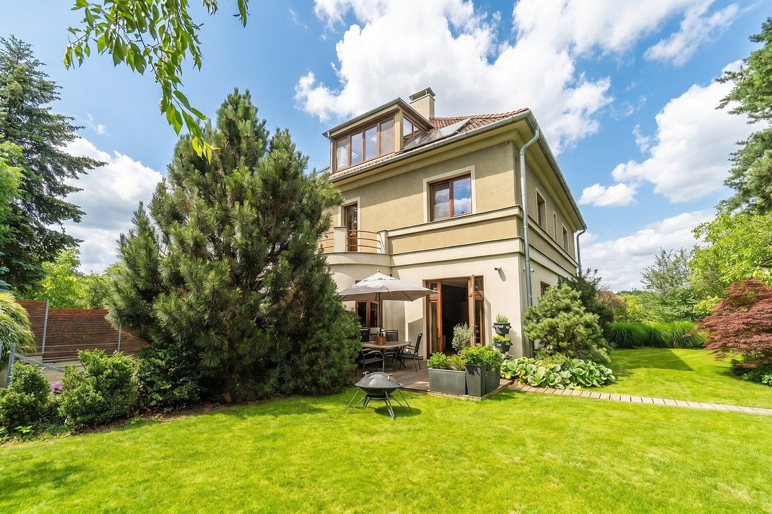 Rodinné domy, Praha - Troja, okres Praha 8, Hlavní město Praha, 375 m² - 1