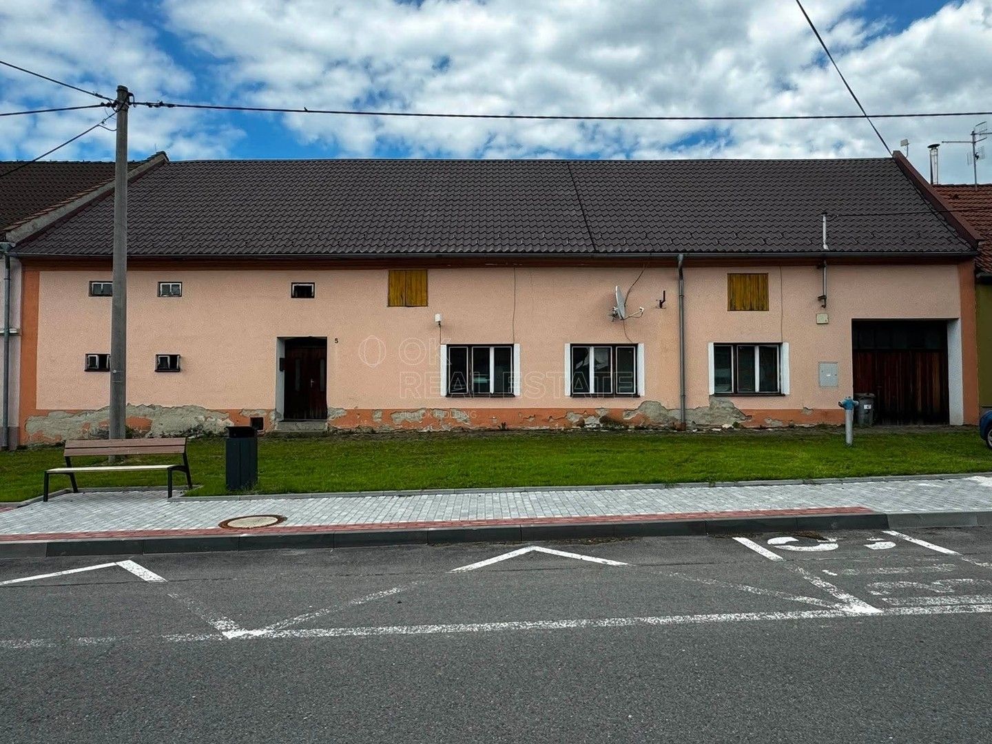 Rodinné domy, Chrášťany, Hulín, 370 m² - 1