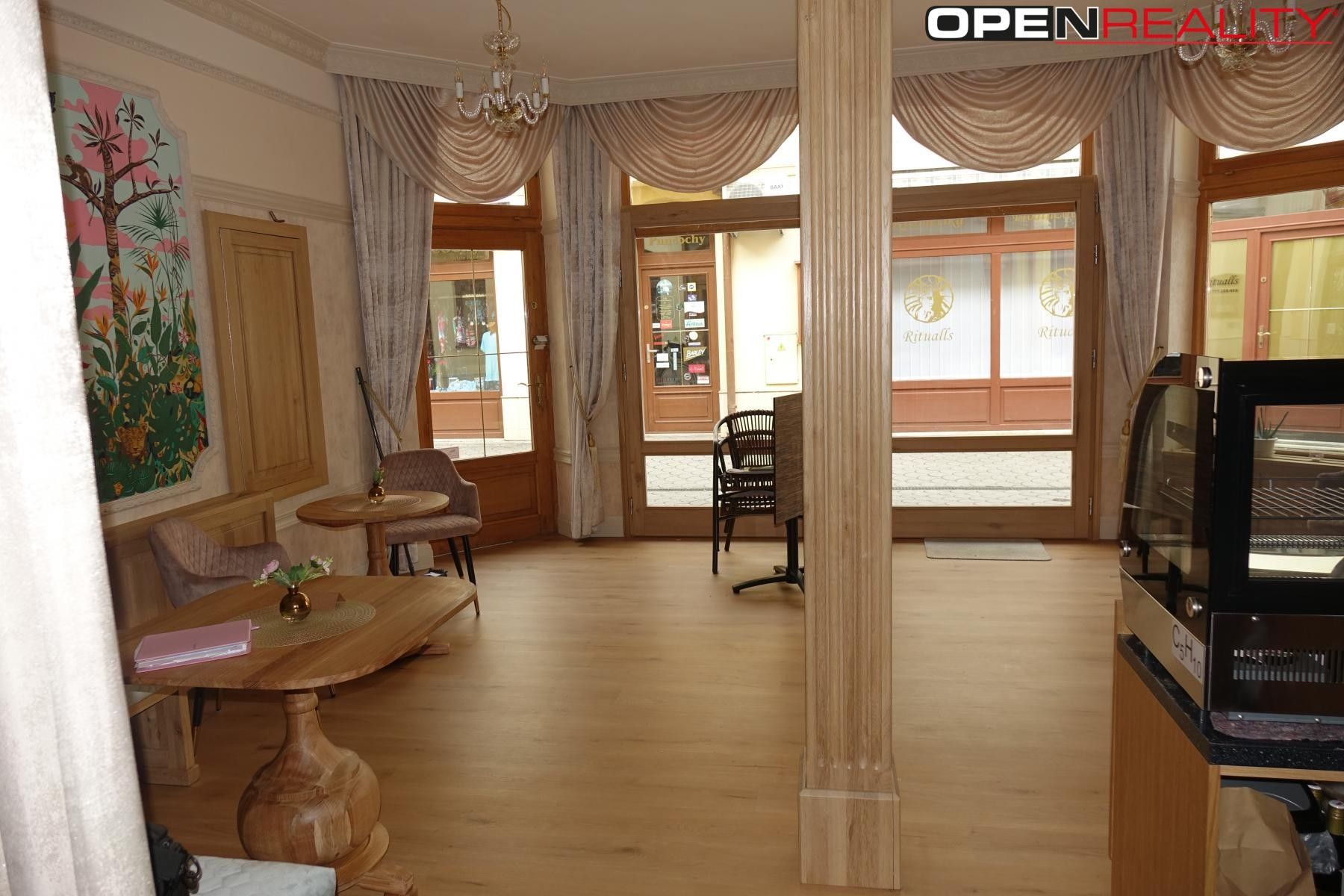 Obchodní prostory, Masarykovo náměstí, Kyjov, 96 m²