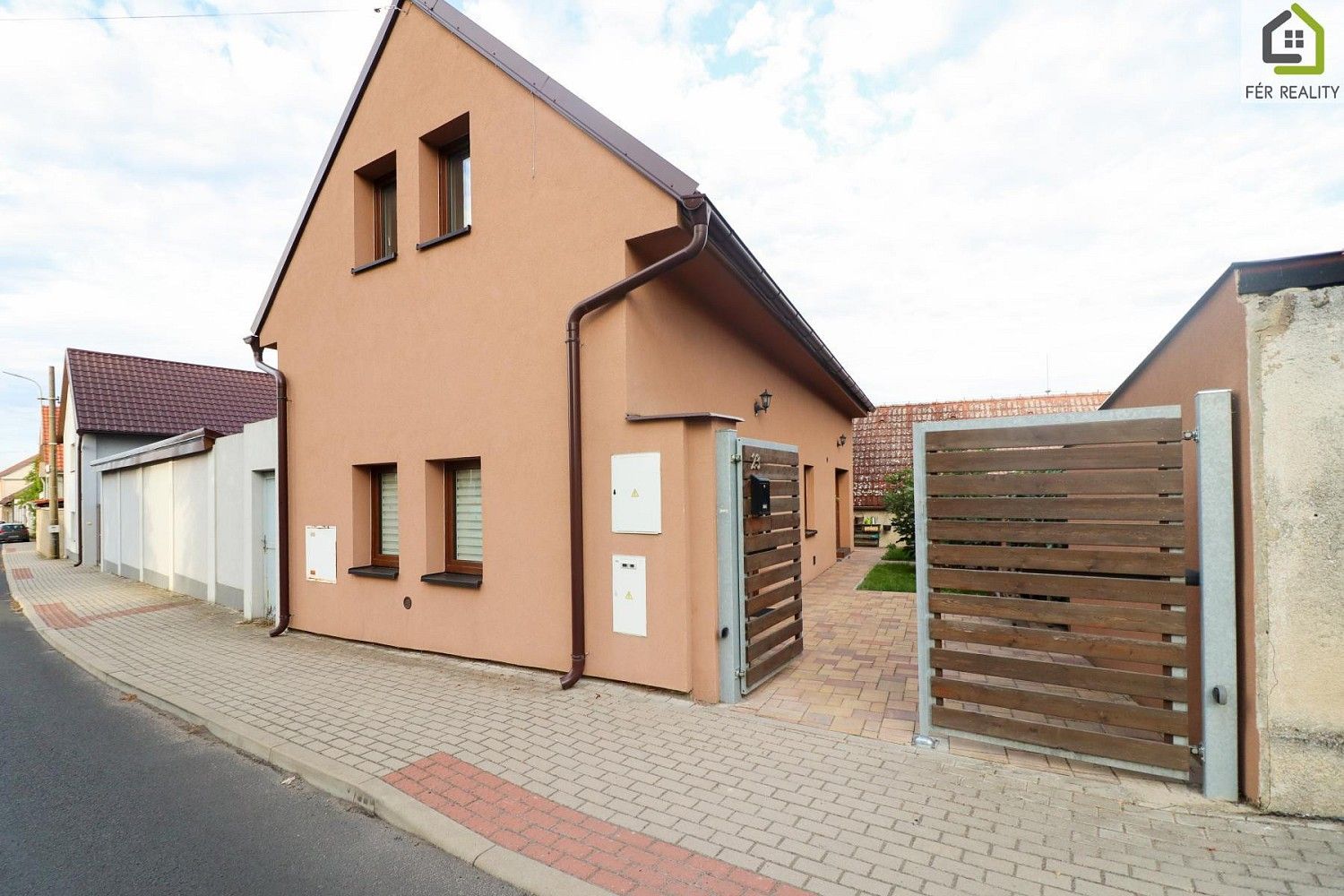 Rodinné domy, Židovice, okres Litoměřice, 98 m² - 1