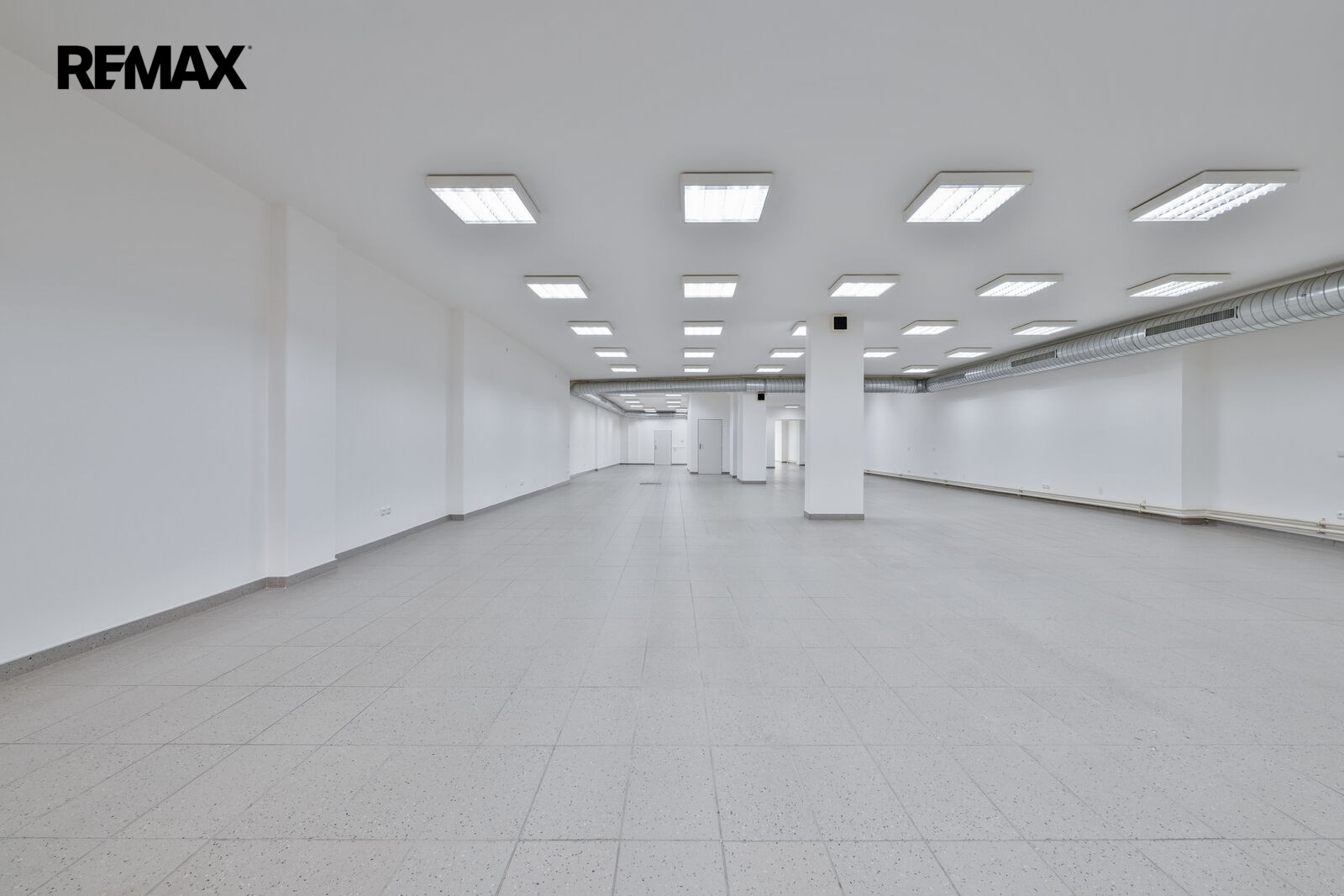 Pronájem obchodní prostory - 9. května 619, Tábor, 564 m² - 5