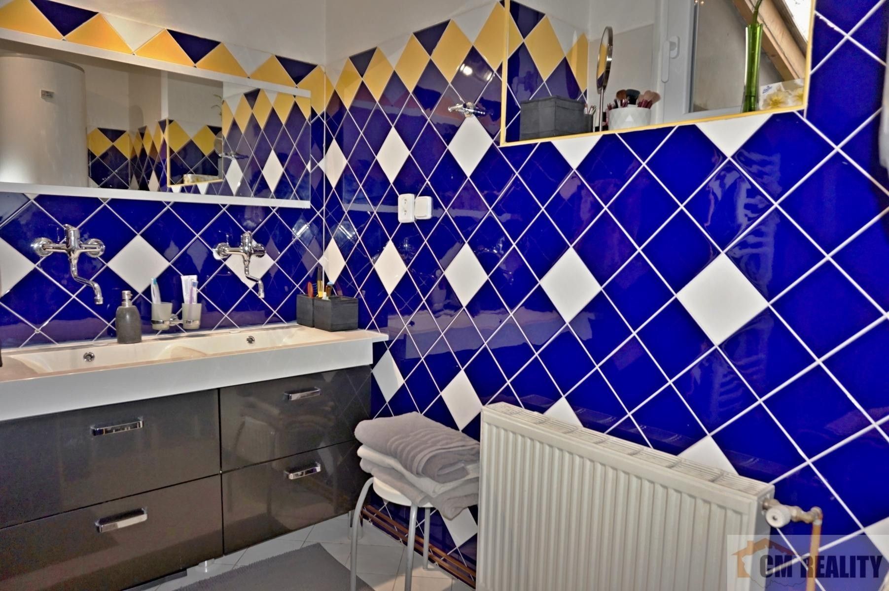 Prodej rodinný dům - Opatov, 360 m²